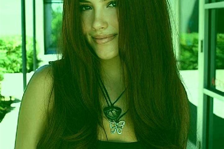 Mila, 21, a auburn brown-eyed middle eastern companion based in Keputran. Offering Travel Companion, Party Girl, Striptease, 69. Available for incall and out...