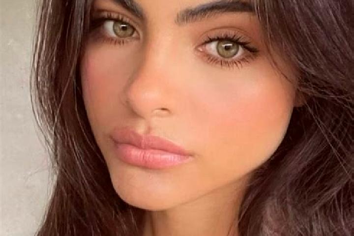 Mila, 21, a black hazel-eyed middle eastern companion based in Hassleben. Offering Party Girl, Striptease, Dinner Date, Massage, Couples. Available for incal...