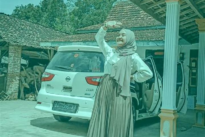 Mila, 21 — Escort in Plosorejo, Indonesia