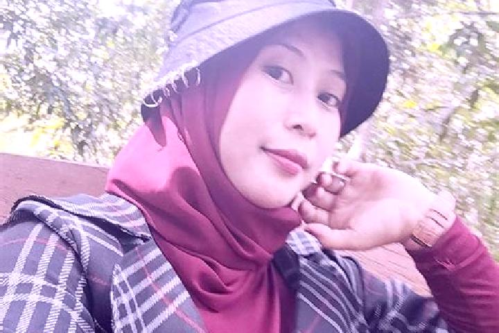 Mila, 21 — Escort in Sumbermanjing Kulon, Indonesia