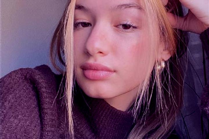 Mila, 22, a blonde brown-eyed indian companion based in Massa Marittima. Offering Couples, Erotic Massage, Domination, Duos. Available for incall and outcall...