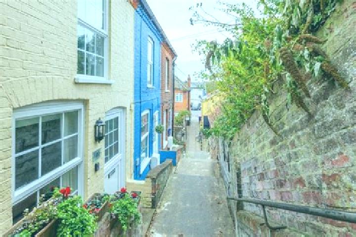 Mila, 22 — Escort in Aldeburgh, United Kingdom