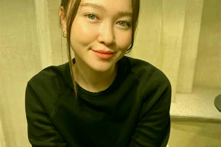 Mila, 23, a chestnut blue-eyed asian companion based in Matraterenye. Offering Girlfriend Experience, Fetish, Erotic Massage. Available for incall and outcal...
