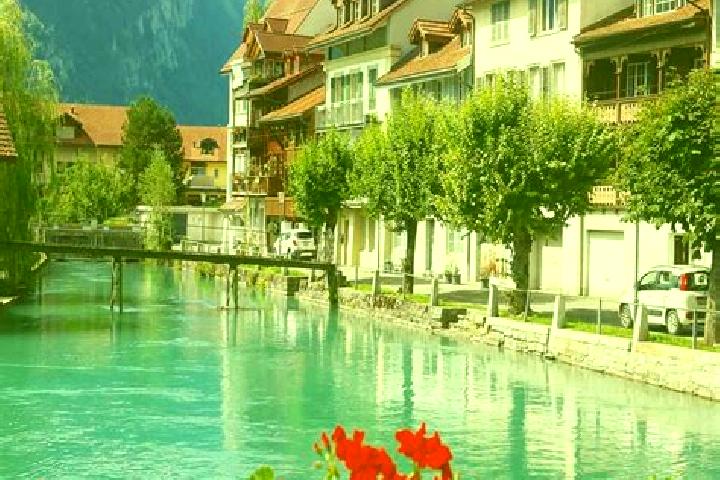 Mila, 23 — Escort in Hagglingen, Switzerland