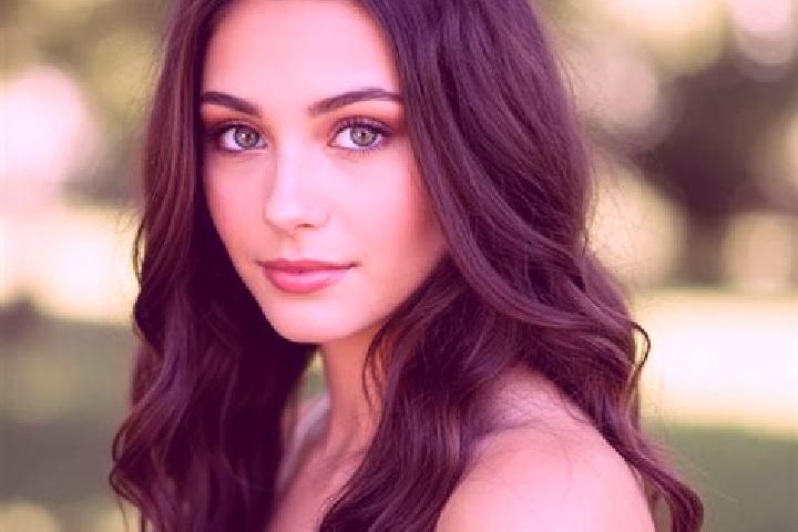 Mila, 24, a black hazel-eyed caucasian companion based in The Blue Mountains. Offering Fetish, Couples, Travel Companion, Striptease. Available for incall an...