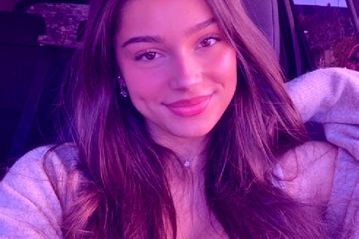 Mila, 24, a brunette amber-eyed indian companion based in Noorbeek. Offering Massage, Deep French Kissing, Couples, GFE, Party Girl. Available for incall and...