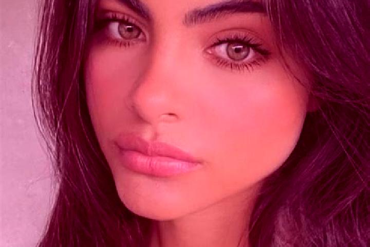 Mila, 24, a brunette green-eyed middle eastern companion based in Puerto del Carmen. Offering Striptease, Dinner Date, Roleplay, GFE. Available for incall an...
