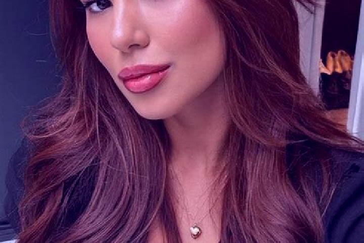 Mila, 24, a chestnut brown-eyed latina companion based in Moeng Yang. Offering Striptease, Massage, Deep French Kissing, Party Girl. Available for incall and...