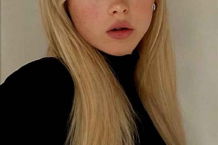 Mila, 24, a dark blonde green-eyed mixed companion based in Mhasla. Offering Couples, Party Girl, Erotic Massage, A-Level, OWO. Available for incall and outc...