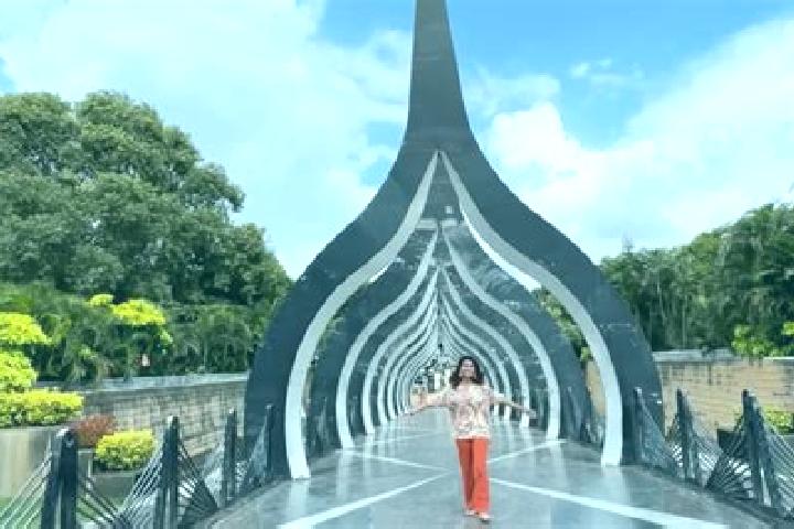 Mila, 24 — Escort in Avaniyapuram, India