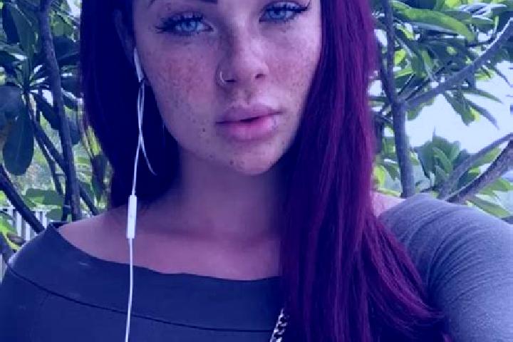 Mila, 25, a auburn brown-eyed mediterranean companion based in Podjuchy. Offering A-Level, OWO, Couples, Girlfriend Experience. Available for incall and outc...