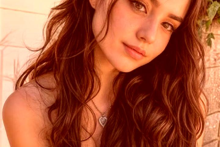 Mila, 25, a auburn hazel-eyed mediterranean companion based in Stupsk. Offering Massage, CIM, Overnight, Dinner Date, Erotic Massage. Available for incall an...