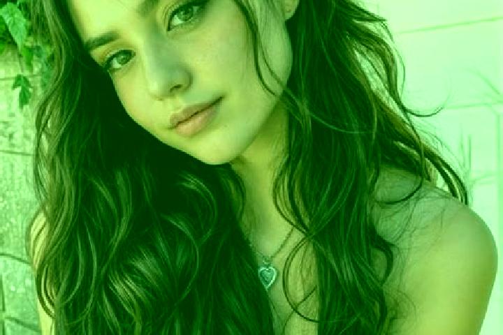 Mila, 25, a chestnut hazel-eyed mixed companion based in Espinosa de Villagonzalo. Offering Erotic Massage, Prostate Massage, Couples. Available for incall a...