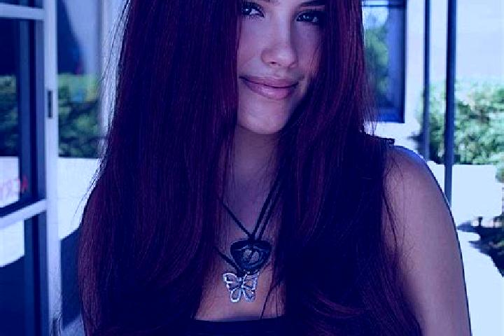 Mila, 26, a auburn brown-eyed latina companion based in Faringdon. Offering Massage, A-Level, Dinner Date, Tantra. Available for incall and outcall, day and ...