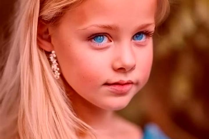 Mila, 26, a blonde blue-eyed ebony companion based in Kontokali. Offering Couples, OWO, Dinner Date. Available for incall and outcall, overnight bookings ava...