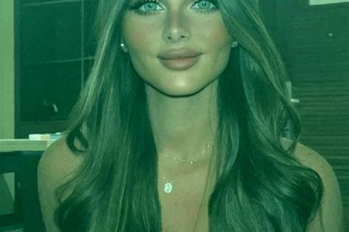 Mila, 26, a brunette dark-eyed slavic companion based in Acedera. Offering GFE, Striptease, Party Girl. Available for incall and outcall, day and evening dates.