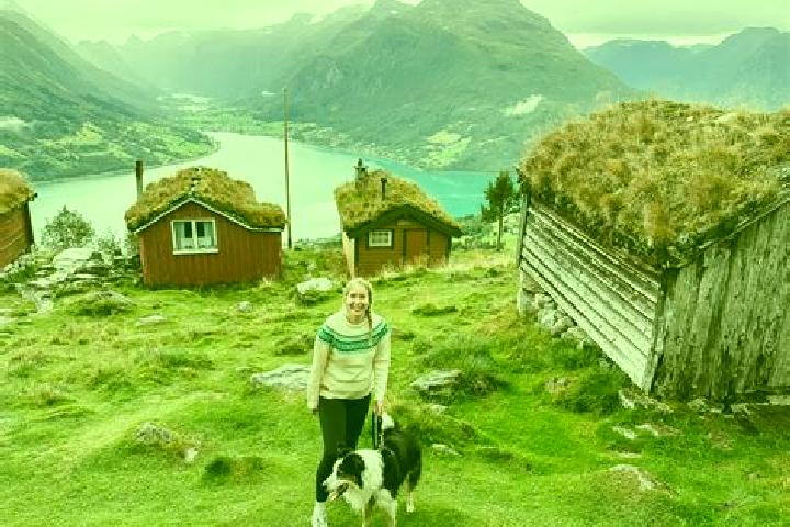 Mila, 26 — Escort in Saebovik, Norway