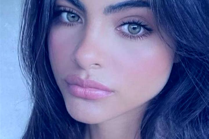 Mila, 27, a black amber-eyed indian companion based in Tyalgum. Offering Deep French Kissing, Duos, BDSM, Couples, 69. Available for incall and outcall, day ...