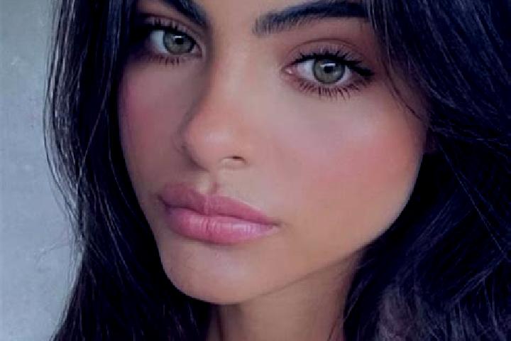 Mila, 27, a brunette grey-eyed latina companion based in Barlborough. Offering Couples, BDSM, Striptease. Available for incall and outcall, day and evening d...