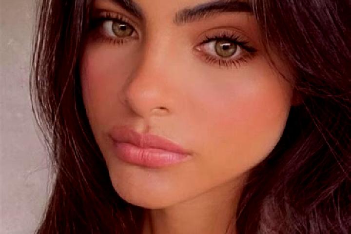 Mila, 27, a brunette grey-eyed middle eastern companion based in Negreadji. Offering Couples, Duos, OWO. Available for incall and outcall, day and evening da...