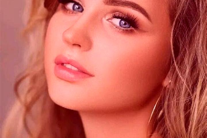 Mila, 27, a dark blonde blue-eyed mediterranean companion based in Merida. Offering Fetish, OWO, A-Level, Dinner Date. Available for incall and outcall, over...