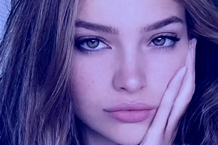 Mila, 27, a dark blonde hazel-eyed caucasian companion based in Tazlau. Offering Tantra, Erotic Massage, Couples. Available for incall and outcall, overnight...