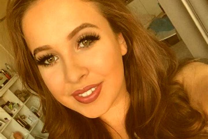 Mila, 28, a auburn brown-eyed european companion based in Galateo. Offering 69, Prostate Massage, A-Level, Deep French Kissing. Available for incall and outc...