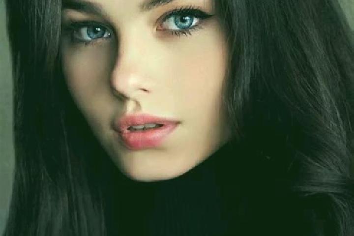 Mila, 28, a auburn dark-eyed caucasian companion based in Kilburn. Offering Party Girl, Couples, Roleplay, Dinner Date, GFE. Available for incall and outcall...