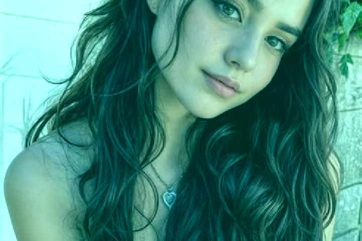 Mila, 28, a auburn hazel-eyed mediterranean companion based in Wiang Haeng. Offering Party Girl, OWO, BDSM. Available for incall and outcall, day and evening...