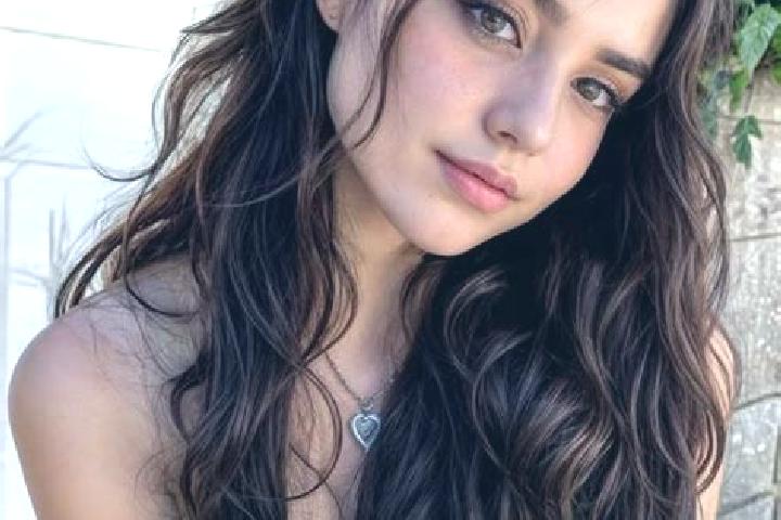 Mila, 28, a black hazel-eyed middle eastern companion based in Flieden. Offering GFE, Dinner Date, Overnight, Domination, Striptease. Available for incall an...