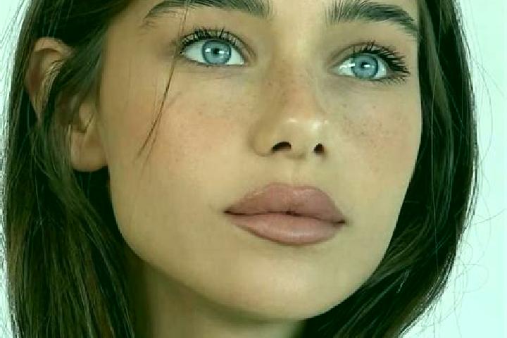 Mila, 28, a brunette amber-eyed middle eastern companion based in Brodje. Offering CIM, Domination, Travel Companion. Available for incall and outcall, day a...