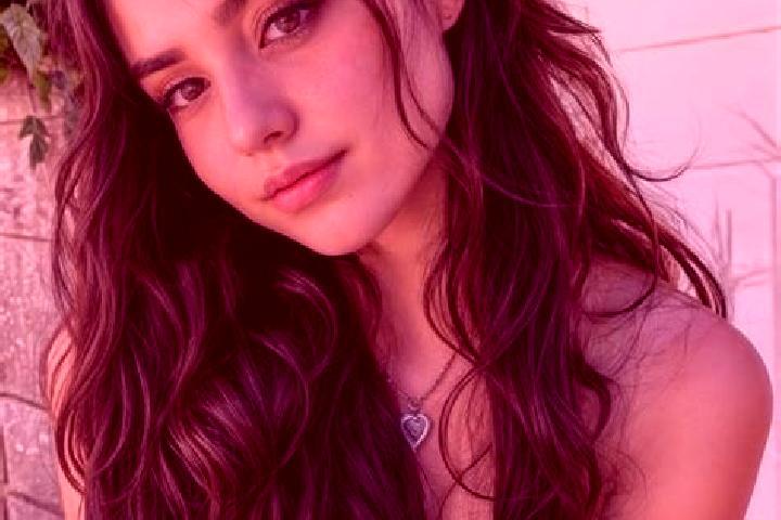 Mila, 28, a chestnut hazel-eyed middle eastern companion based in Wild Rose. Offering Dinner Date, Domination, Couples. Available for incall and outcall, ove...