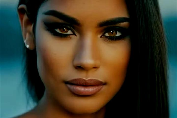 Mila, 28, a dark blonde green-eyed latina companion based in Nagykovacsi. Offering Erotic Massage, Massage. Available for incall and outcall, overnight booki...