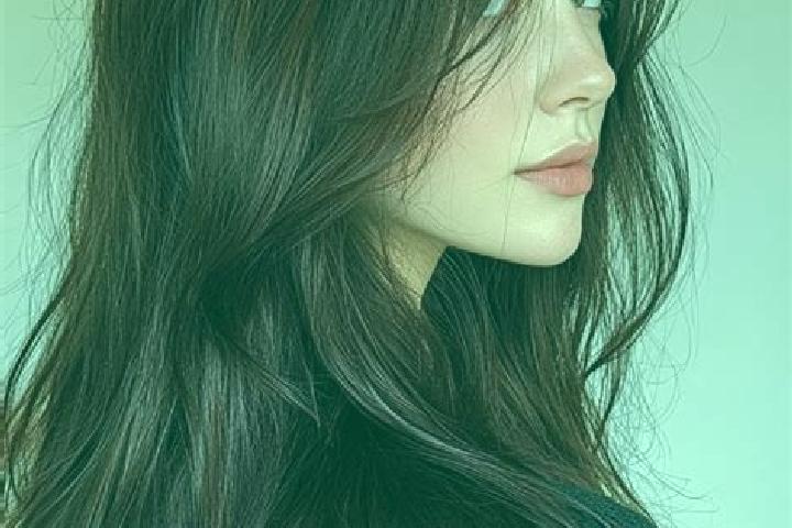 Mila, 29, a auburn brown-eyed caucasian companion based in Hovuni. Offering Prostate Massage, Massage, BDSM. Available for incall and outcall, day and evenin...