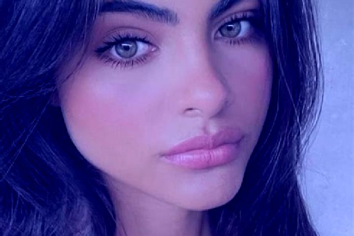 Mila, 29, a chestnut hazel-eyed indian companion based in Naucelle. Offering Massage, Roleplay, Prostate Massage. Available for incall and outcall, day and e...