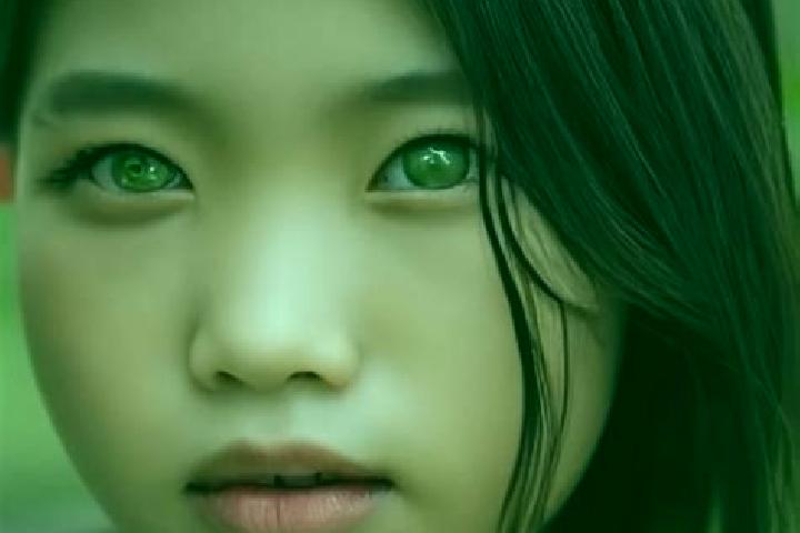 Mila, 29, a red green-eyed asian companion based in Peillonnex. Offering Erotic Massage, Fetish, Girlfriend Experience. Available for incall and outcall, ove...