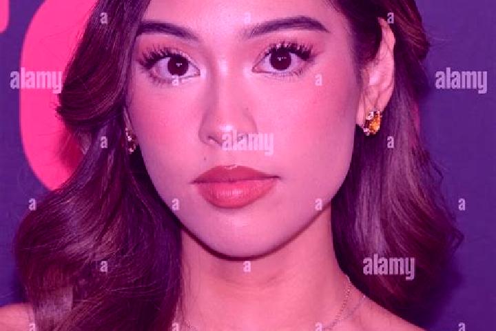 Mila, 29 — Escort in Pearl City, United States