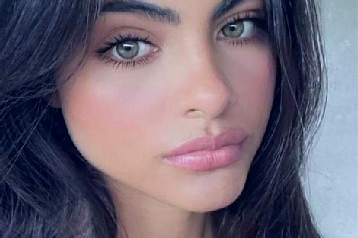 Mila, 30, a blonde amber-eyed indian companion based in Confrides. Offering BDSM, Deep French Kissing, GFE. Available for incall and outcall, overnight booki...