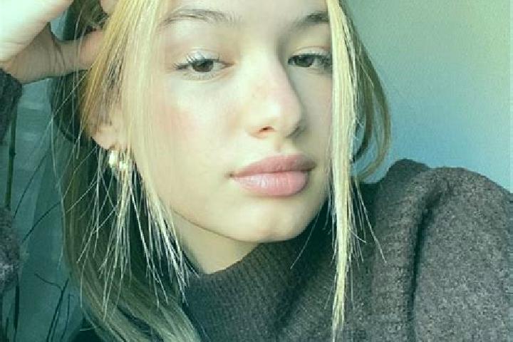 Mila, 30, a blonde brown-eyed indian companion based in Hato Juli. Offering Duos, Roleplay. Available for incall and outcall, day and evening dates.
