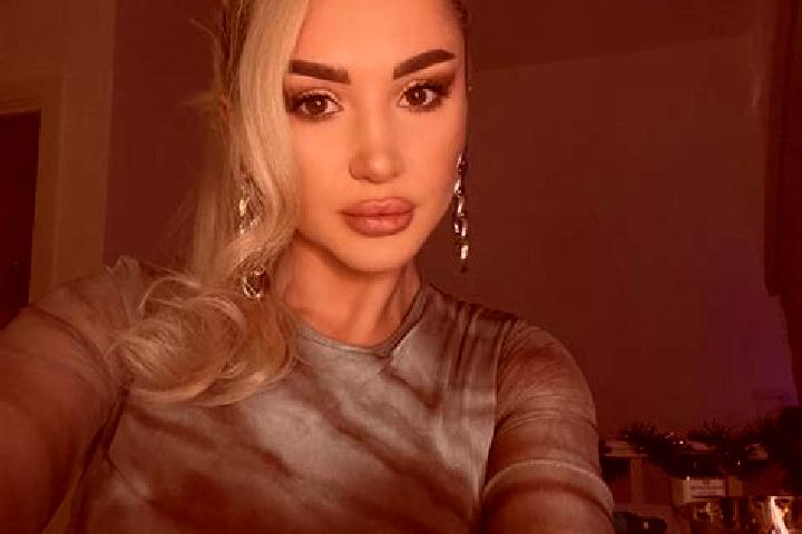 Mila, 30, a dark blonde grey-eyed ebony companion based in Ward 1. Offering Couples, 69, A-Level, Girlfriend Experience, BDSM. Available for incall and outca...