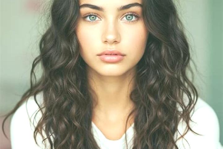 Mila, 31, a auburn amber-eyed mediterranean companion based in Gujun. Offering Prostate Massage, Tantra. Available for incall and outcall, day and evening da...