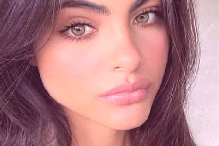 Mila, 31, a brunette dark-eyed indian companion based in Tuscola. Offering OWO, GFE, Massage. Available for incall and outcall, overnight bookings available.