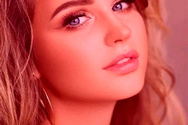 Mila, 31, a dark blonde blue-eyed caucasian companion based in Zuglio. Offering Tantra, Dinner Date, Duos. Available for incall and outcall, overnight bookin...