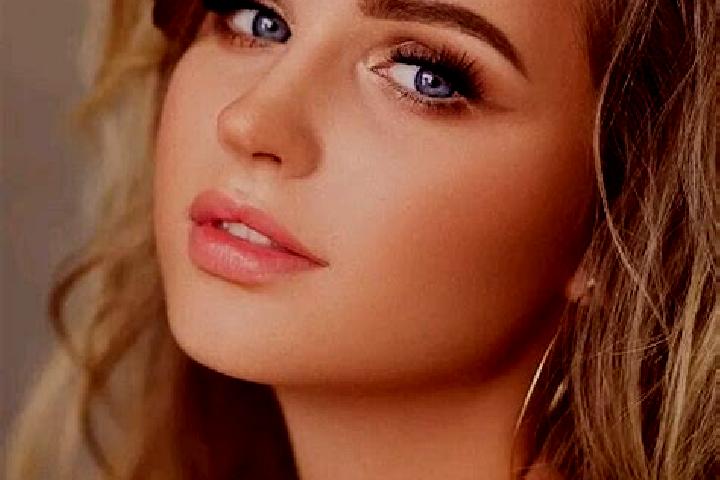 Mila, 31, a dark blonde blue-eyed middle eastern companion based in Bay View. Offering Dinner Date, CIM, Deep French Kissing, Roleplay, Erotic Massage. Avail...