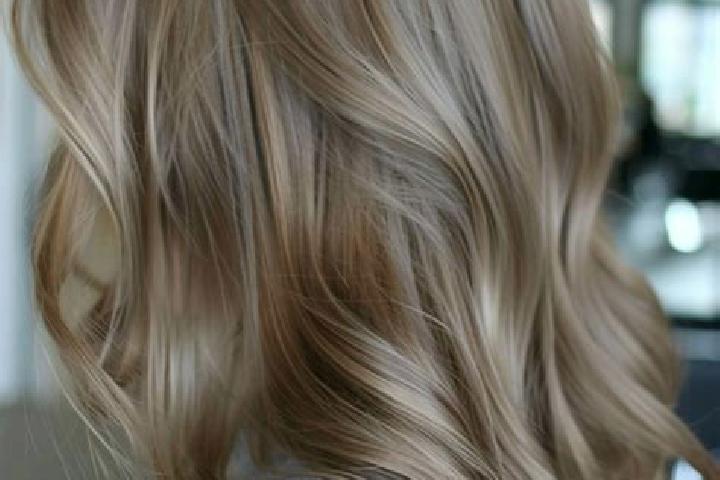 Mila, 32, a dark blonde green-eyed caucasian companion based in Saint-Ybars. Offering Tantra, Massage, BDSM, Dinner Date. Available for incall and outcall, o...