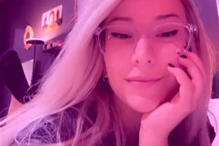 Mila, 32, a dark blonde grey-eyed latina companion based in Sulz bei Gleisdorf. Offering Party Girl, GFE, Duos. Available for incall and outcall, day and eve...