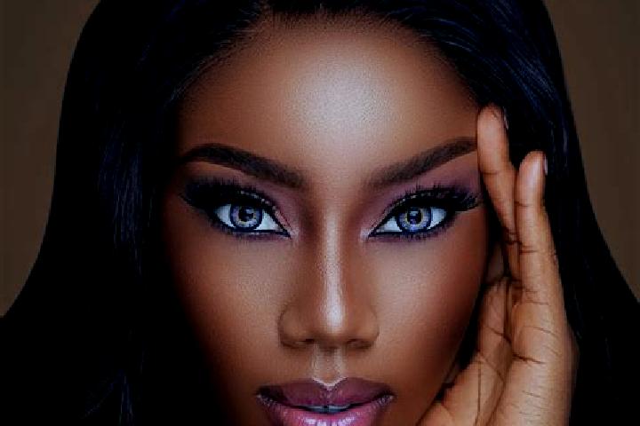 Mila, 32, a red blue-eyed ebony companion based in Senftenberg. Offering Dinner Date, Roleplay, Deep French Kissing, Domination. Available for incall and out...