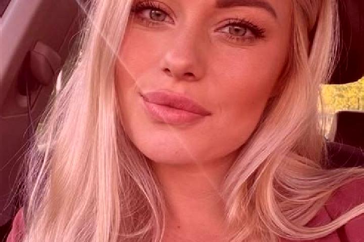 Mila, 33, a blonde hazel-eyed caribbean companion based in Finca Blanco. Offering CIM, Fetish, BDSM, Erotic Massage. Available for incall and outcall, overni...