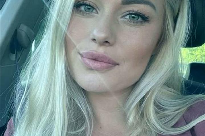 Mila, 34, a blonde hazel-eyed caucasian companion based in Massey East. Offering Massage, Tantra. Available for incall and outcall, day and evening dates.