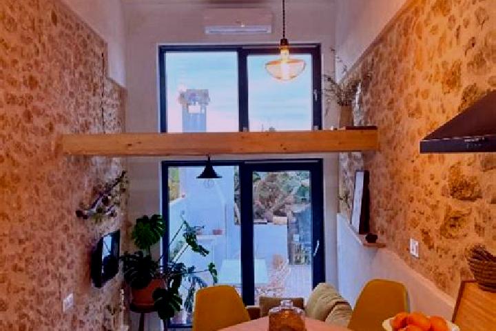 Mila, 34, a chestnut amber-eyed european companion based in Canet lo Roig. Offering Fetish, Massage, Deep French Kissing. Available for incall and outcall, o...